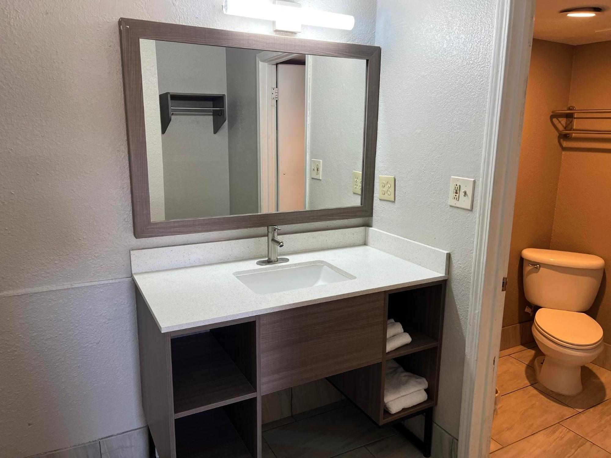 Red Roof Inn Memphis - Graceland Airport Ngoại thất bức ảnh