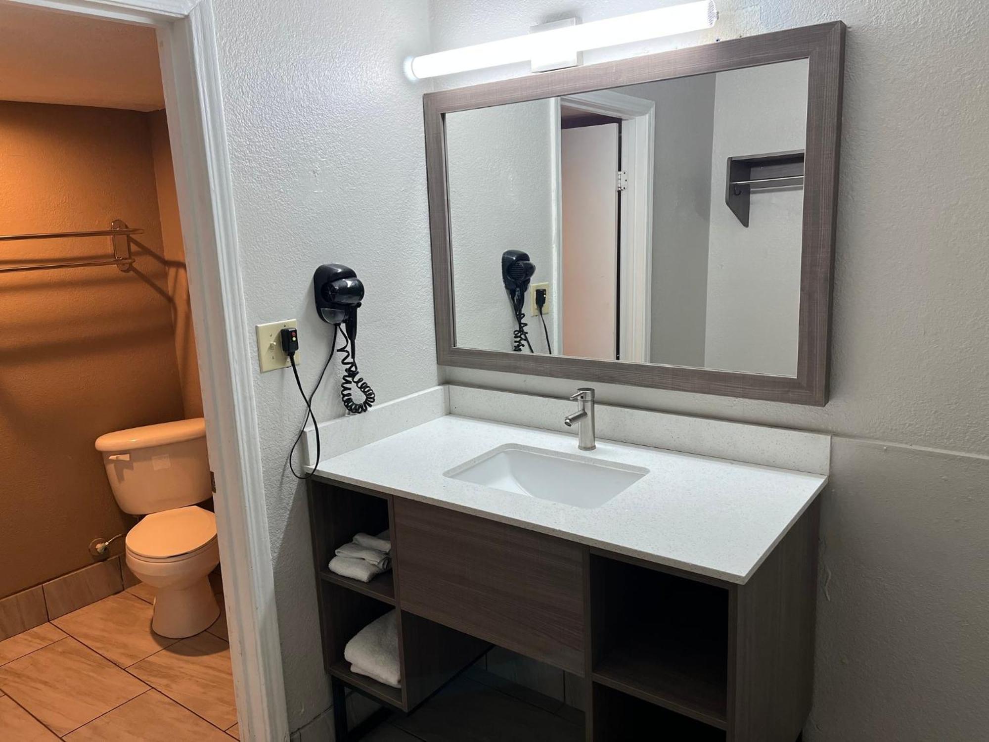 Red Roof Inn Memphis - Graceland Airport Ngoại thất bức ảnh